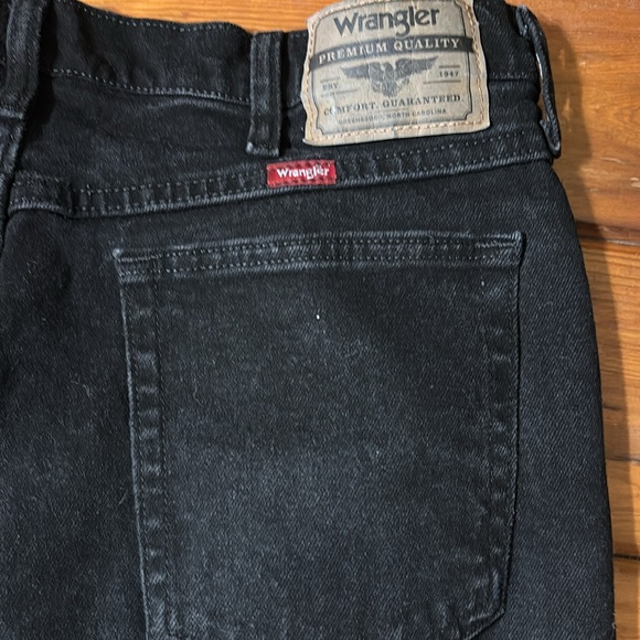 Men’s Wrangler Black Jeans Sz 34x32 - Picture 10 of 10